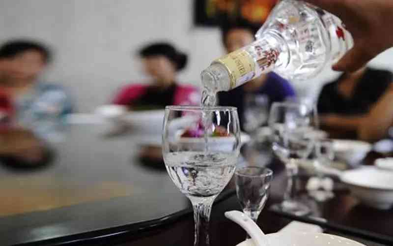 为什么中国的“酒桌文化”让人印象深刻？