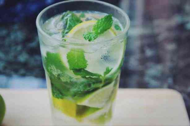 混饮挑战刷屏抖音 为啥好多人都爱用江小白调酒喝?