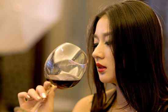 保利娜葡萄酒怎么样，好喝吗？_华体会体育正规网
网
