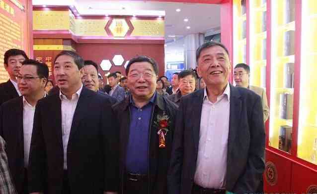开拓高端营销，促进鲁酒高质量发展