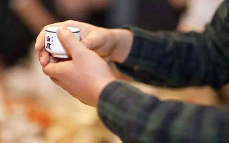 为什么中国的“酒桌文化”让人印象深刻？