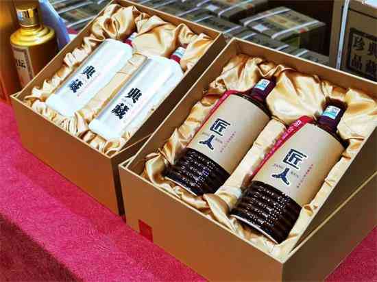 赢战2020，小炉工坊成为山东汽车流通协会年会指定用酒