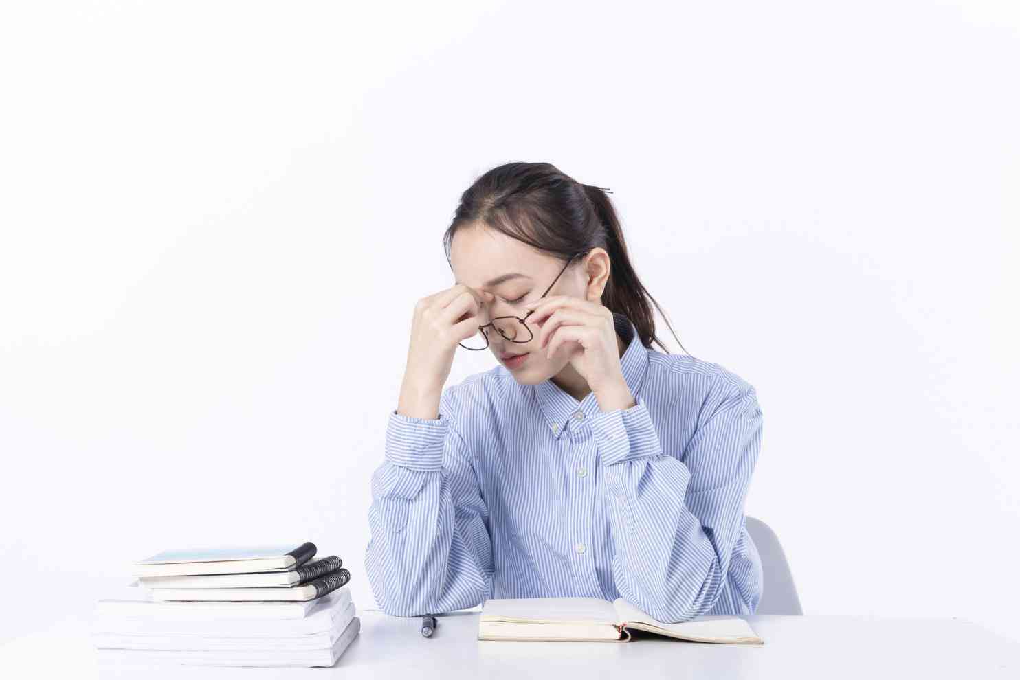 摄图网_501132480_banner_过度用眼产生疲劳（非企业商用）