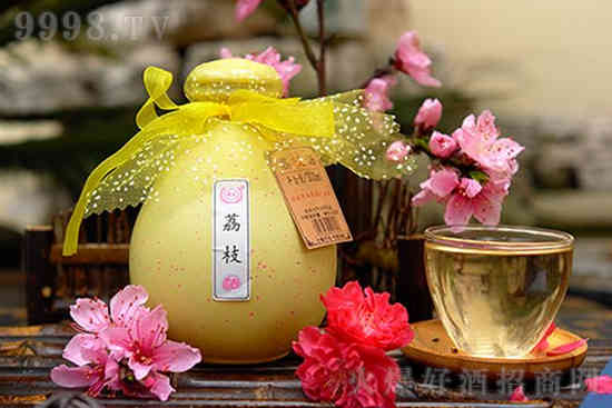 12°黄氏花果酒价格黄氏荔枝酒甜酒低度酒花果酒300ml价格，多少钱？