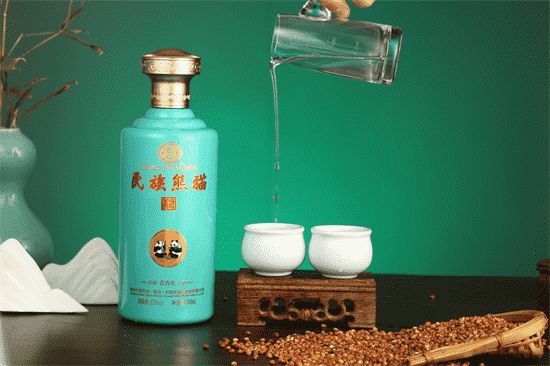 携手民族酒业，首发熊猫酱酒，“联创”酒茶生又下了一步妙棋？