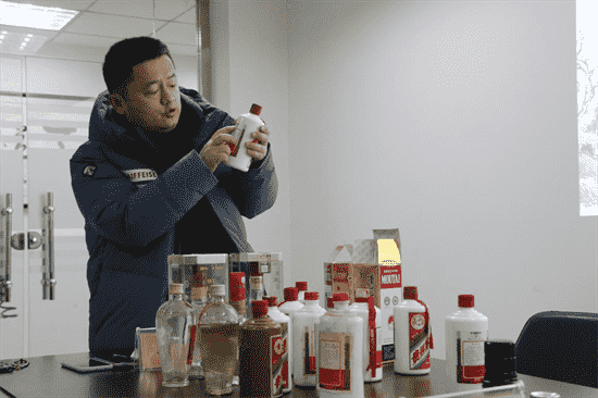 山东个体私营企业协会酒业分会第一期陈年白酒收藏鉴定班成功举办