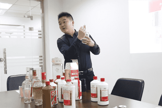 山东个体私营企业协会酒业分会第一期陈年白酒收藏鉴定班成功举办