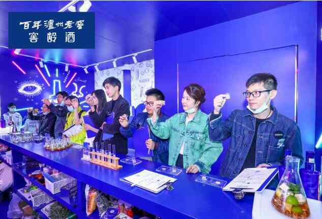 “窖龄酒”官方标准出炉!百年泸州老窖窖龄酒品类持续向上发展