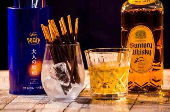 品牌跨界只是一阵风？江小白百奇开创“饼干+酒”先河