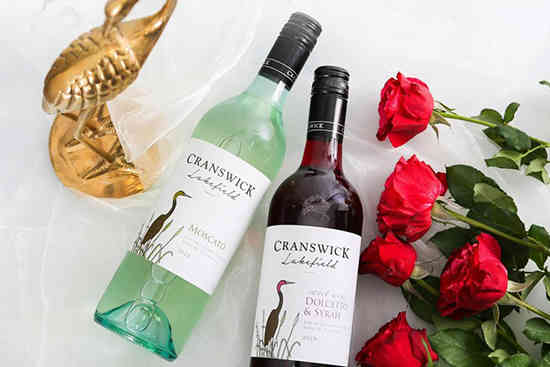 莫斯卡托加甜红起泡酒葡萄酒