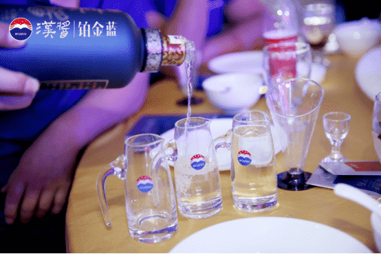 铂金蓝汉酱加码“树品牌”进程，铂金盛宴启动产品美学的沉浸式体