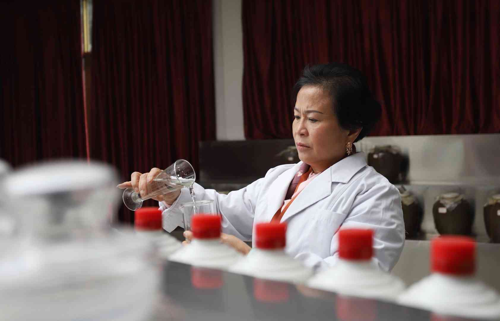 “丰收有余”酱香型白酒重磅上市，开启酒严选垂直电商之旅
