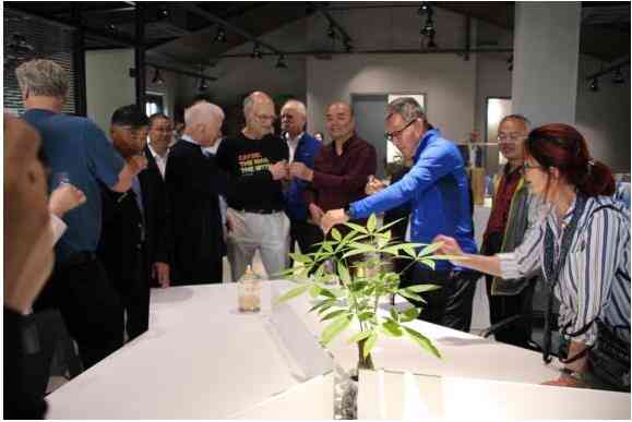 世界诺奖得主为中国名优白酒基因传承博物馆揭幕