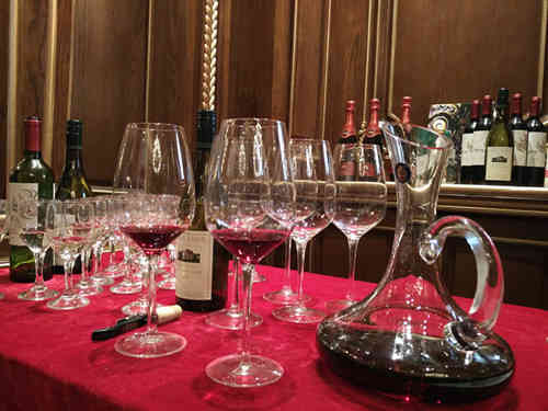 酒业“白染红”加剧 2020年春节你喝什么酒