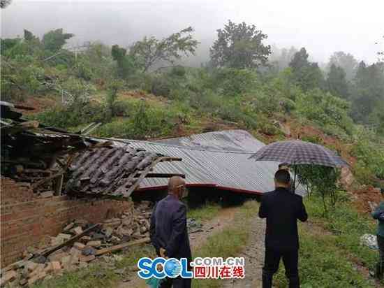 巴中一山体滑坡致3户农房被埋 无人员伤亡_华体会体育正规网
网