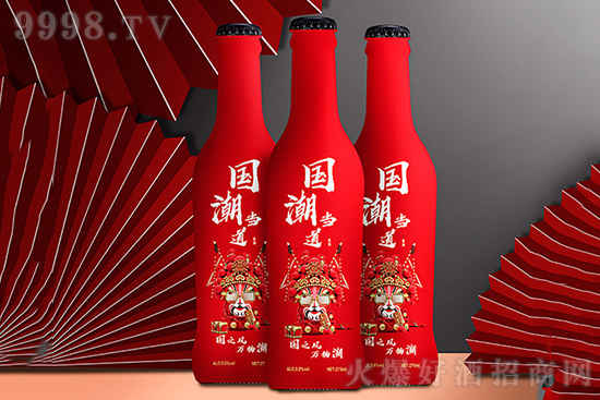 国潮当道黑加仑动力火车酒吧苏打酒