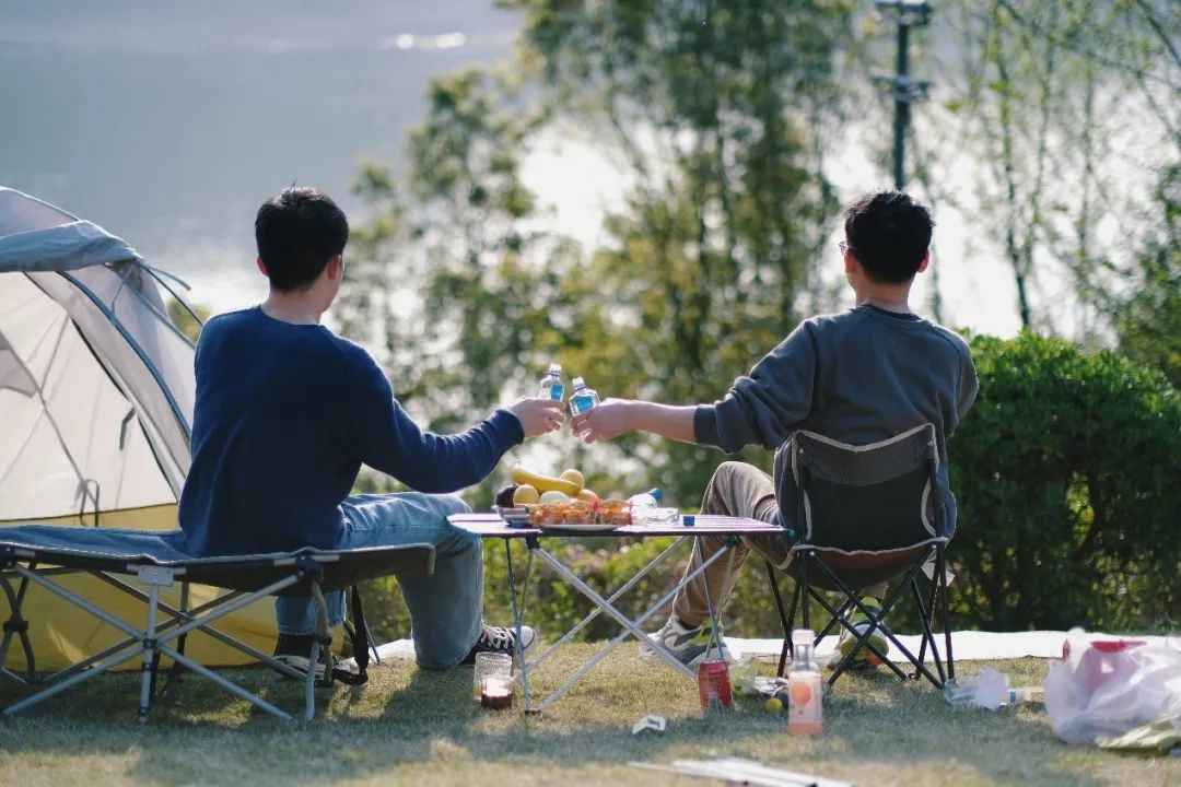 注册资本增至9亿，江小白ALL IN“轻松酒饮”